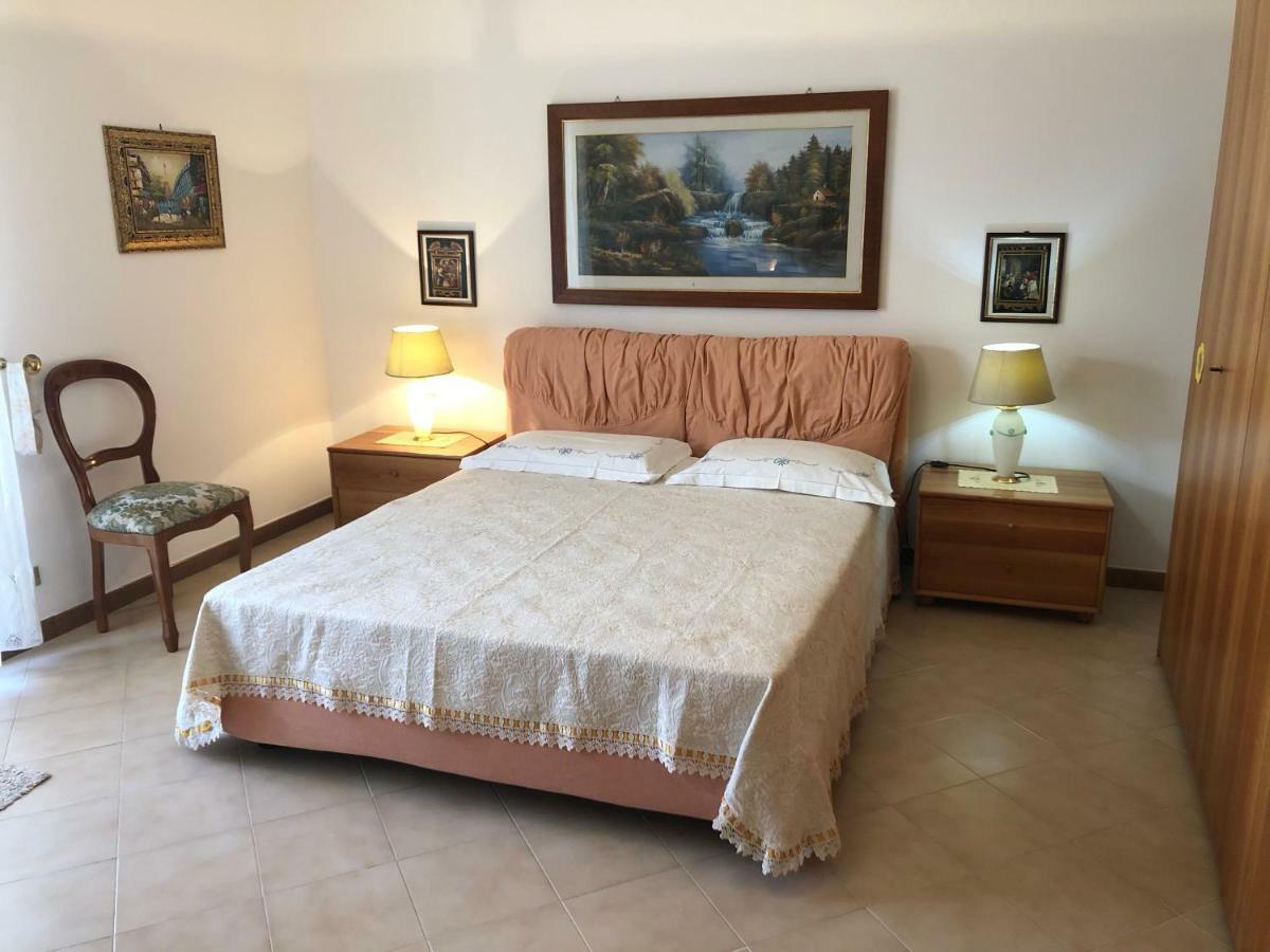 Locazione Turistica F.G. Rando Apartment เลโตยานนี ภายนอก รูปภาพ
